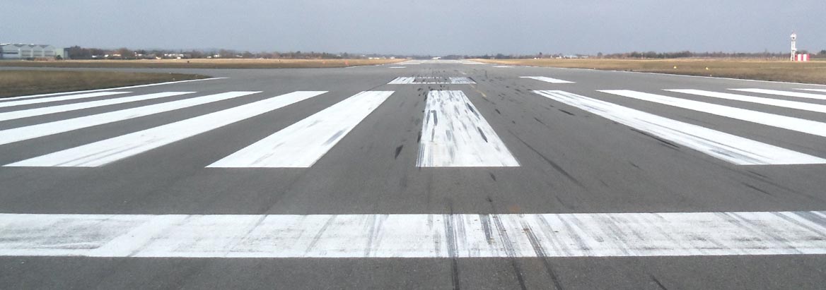 Aéroport Valence chabeuil : piste atterrissage